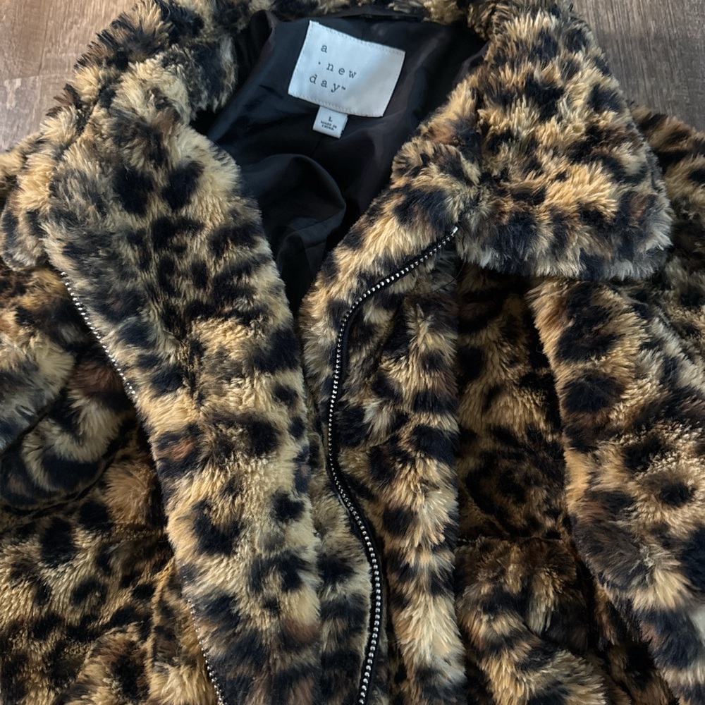 Leopard Print Faux Fur Jacket - Picture 2 of 4